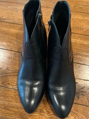 FRYE Jennifer Black Leather Almond Toe Ankle Booties Sz 10M Side Zip Western
